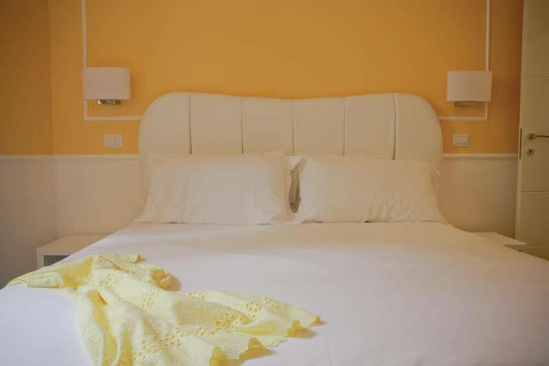 Roma Resort Trevi Bagian luar foto